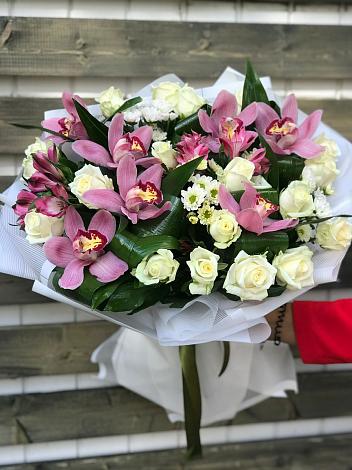 Букет цветов из: Розы и Хризантемы в Балахоновском