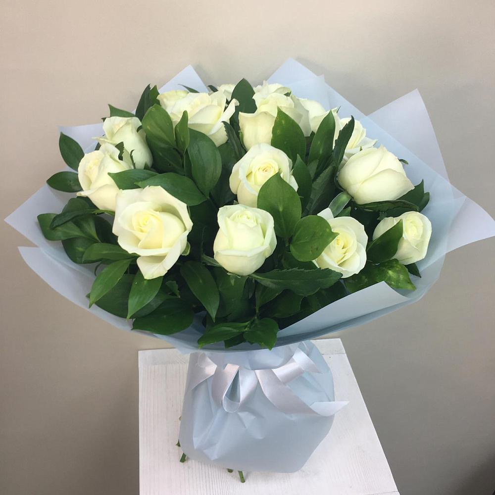 Букет 15 Белых роз Проуд в Балахоновском