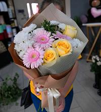 Букет цветов из:  Герберы, Розы и Хризантемы в Балахоновском
