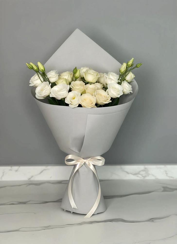 Букет цветов из: Розы и Лизиантусы в Балахоновском