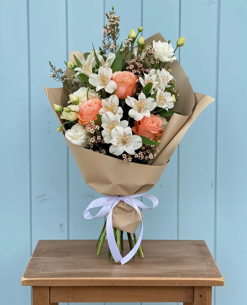 Букет цветов из: Альстромерии, Лизиантусы, Розы и Хризантемы в Балахоновском