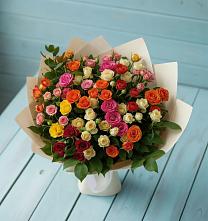 Букет Микс из разноцветных кустовых роз в Балахоновском
